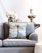 Designers Guild Kissen Dragonfly Blau-Türkis Sofa Wohnung Vasen Blumen Lampe