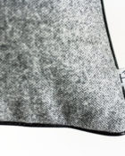 HOATÉ Kissen Ivyside Grau-Schwarz Keder Schild Leder