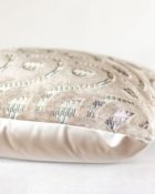 Designers Guild Kissen Latticino Natur Muster Samt Glanz Cushion