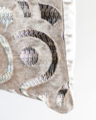 Designers Guild Kissen Latticino Natur Muster Samt Glanz Cushion