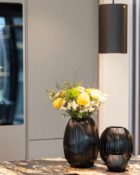 Deko Dekoration Blumen Grau Schwarz