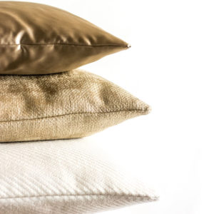 Gold Glanz Struktur Beige Weiß Kissen