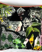 Designers Guild Kissen Bayou Fantasy Prisme Muster Couchdeko Kissenguide mit Kissen dekorieren Kissen richtig arrangieren Dekokissen für Couch und Bett Sofa mit Kissen dekorieren