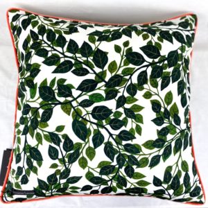 Designers Guild Kissen Bayou Fantasy Prisme Blätter Couchdeko Kissenguide mit Kissen dekorieren Kissen richtig arrangieren Dekokissen für Couch und Bett Sofa mit Kissen dekorieren