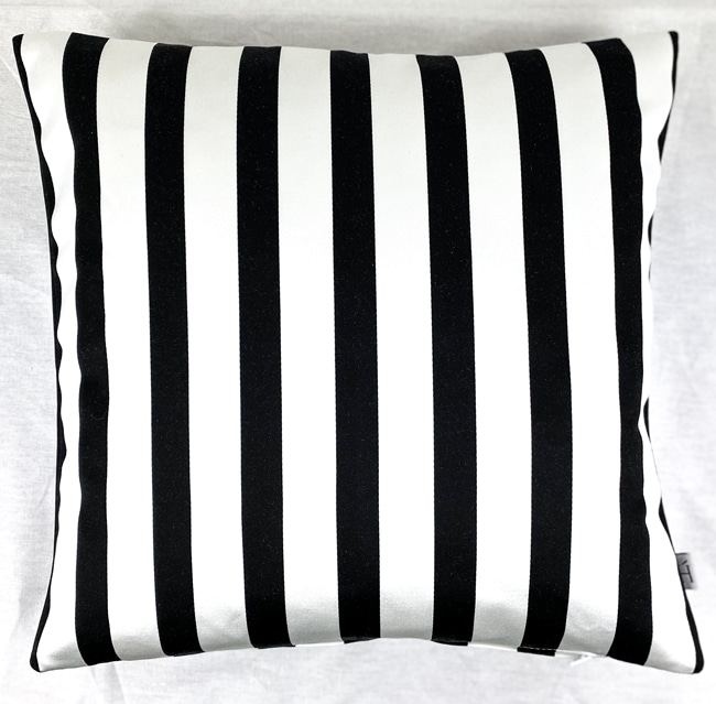 HOATÉ Kissen Cabanon gestreiftes Kissen Couchdeko Kissenguide mit Kissen dekorieren Kissen richtig arrangieren Dekokissen für Couch und Bett Sofa mit Kissen dekorieren