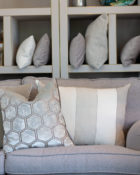 Designers Guild Deko Kissen Couchdeko Kissenguide mit Kissen dekorieren Kissen richtig arrangieren Dekokissen für Couch und Bett Sofa mit Kissen dekorieren