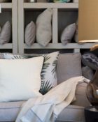 Designers Guild Deko Kissen Couchdeko Kissenguide mit Kissen dekorieren Kissen richtig arrangieren Dekokissen für Couch und Bett Sofa mit Kissen dekorieren