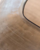 Detail Serie Guaxs Yava Smokegrey Guaxs Online Shop Guaxs Teelichthalter Guaxs Glasvase Guaxs Windlicht Rauchglas Rillenstruktur