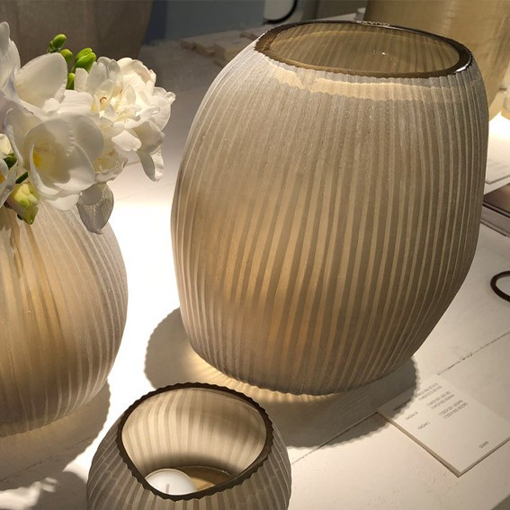 Guaxs-Vase-Nagaa-Taupe