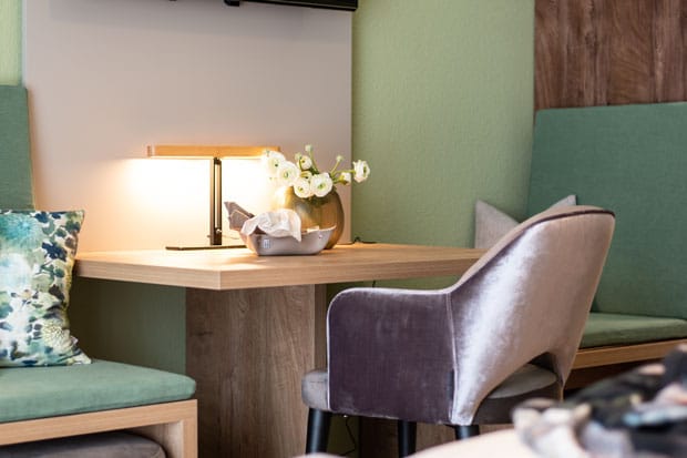 Camping_-16 Einrichtung für Ferienwohnungen schreibtisch