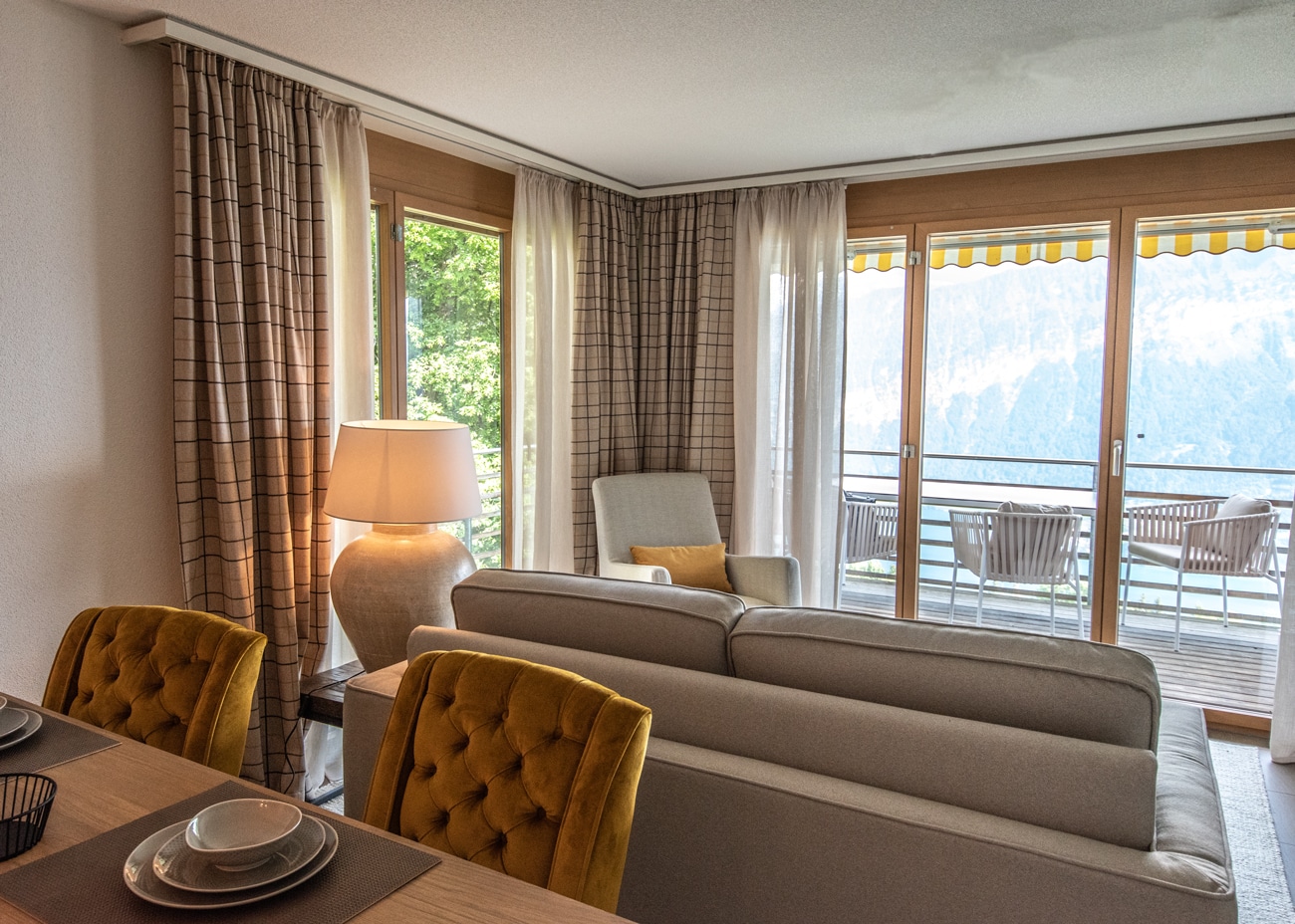 Fewo Ch 2 Einrichtung für Ferienwohnungen beige gelebes wohnzimmer