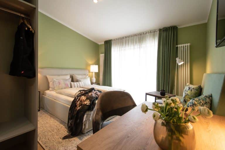 Fewo Kiza Camp 3 Einrichtung für Ferienwohnungen nachher wohnung grün