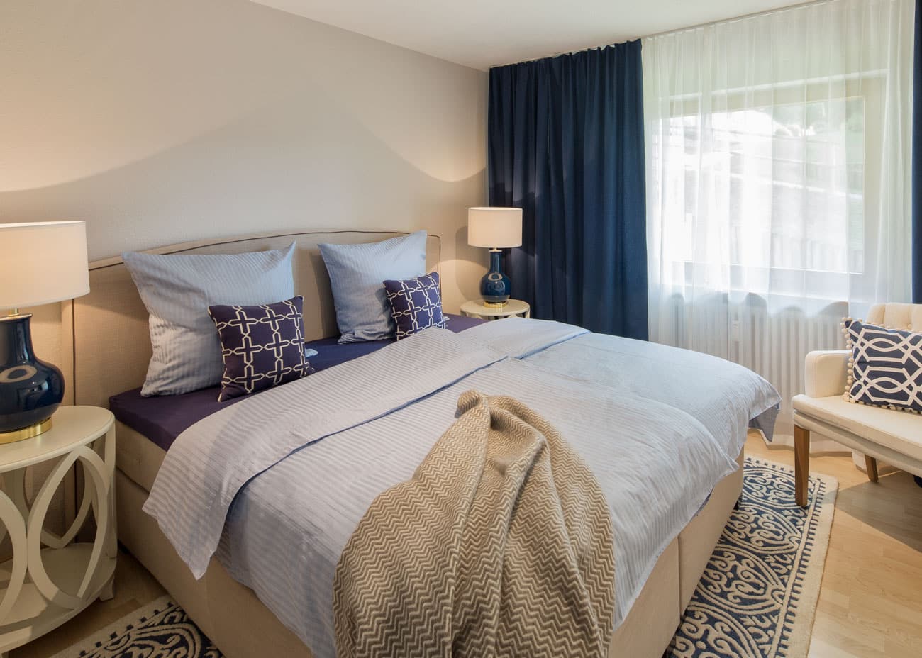 Fewo Schw. 2 Einrichtung für Ferienwohnungen schlafzimmer blau