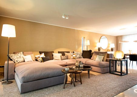 Einrichtung Wohnung wohnzimmer mit couch nachher