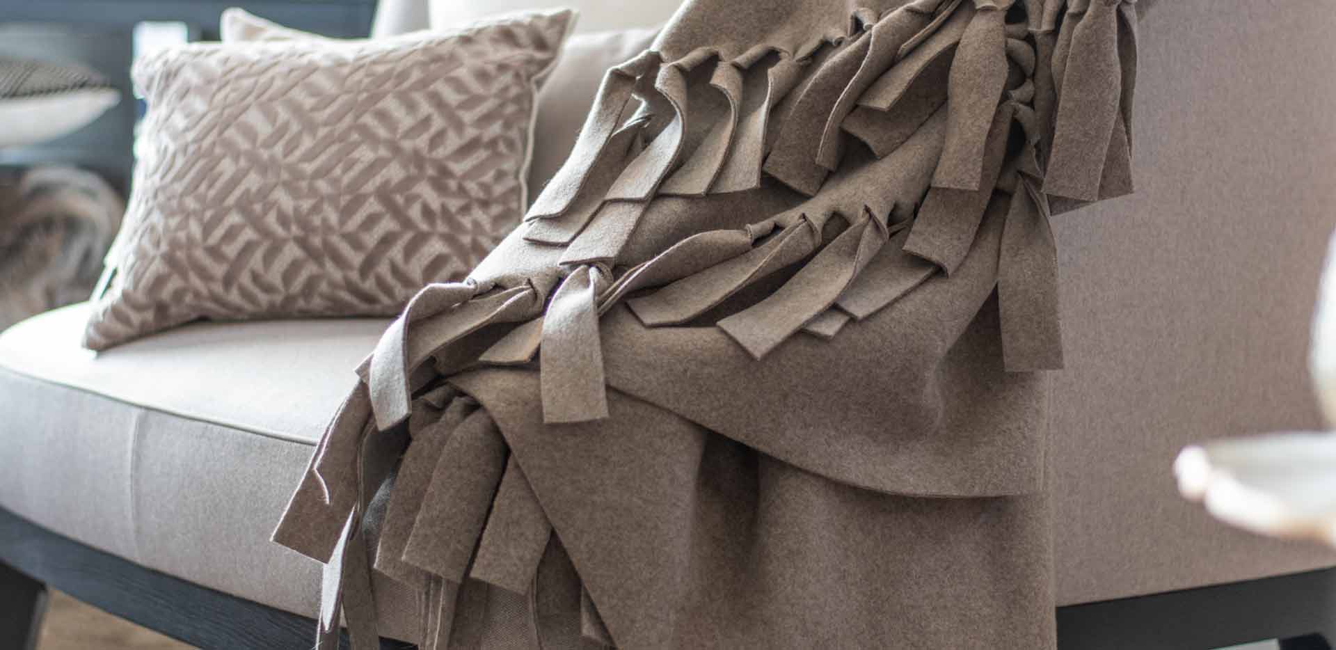 Luiz Tagesdecke Loop Grau Melange Weich Gemütlich